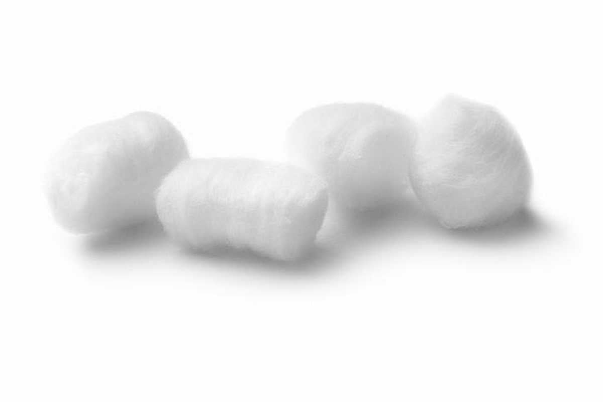 St John New Zealand - Cotton Wool Balls Medium (Pack 100)